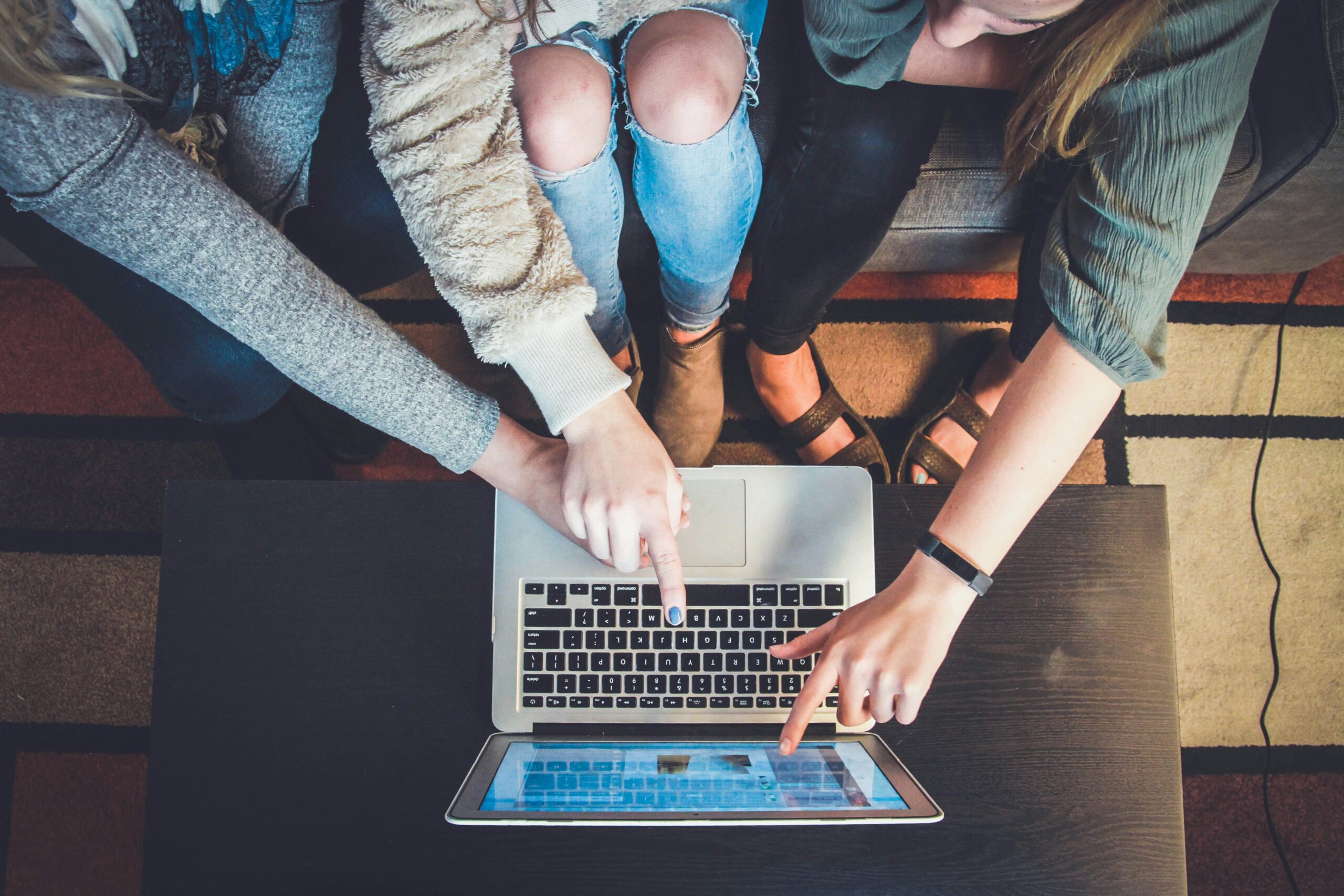 Beyond the First Sale: Simple Strategies for Repeat Customers in Your Dropshipping Store